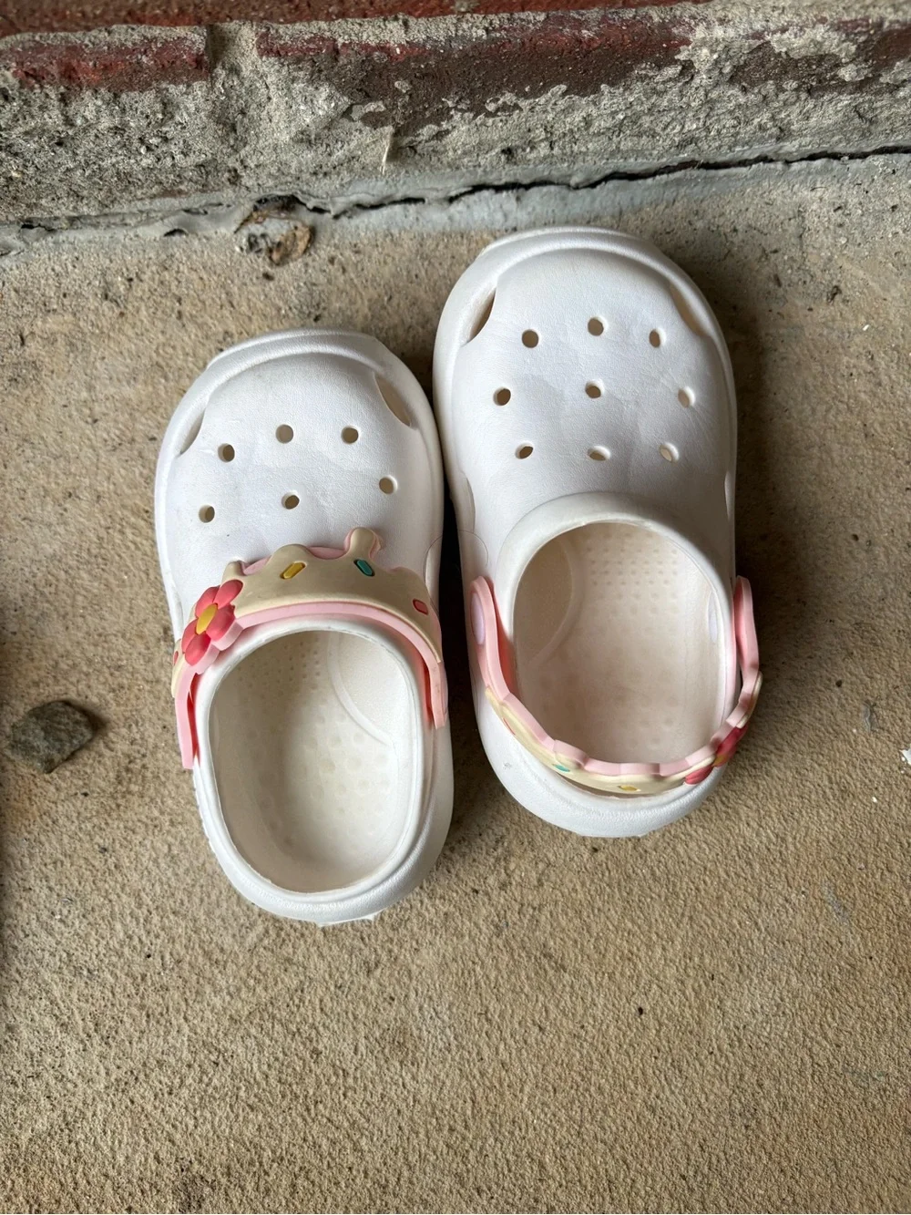 CROCS Kids White Clogs with Pink Heel Strap